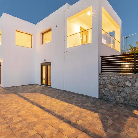 Cleopatra Private Heated Pool, Tennis & Football