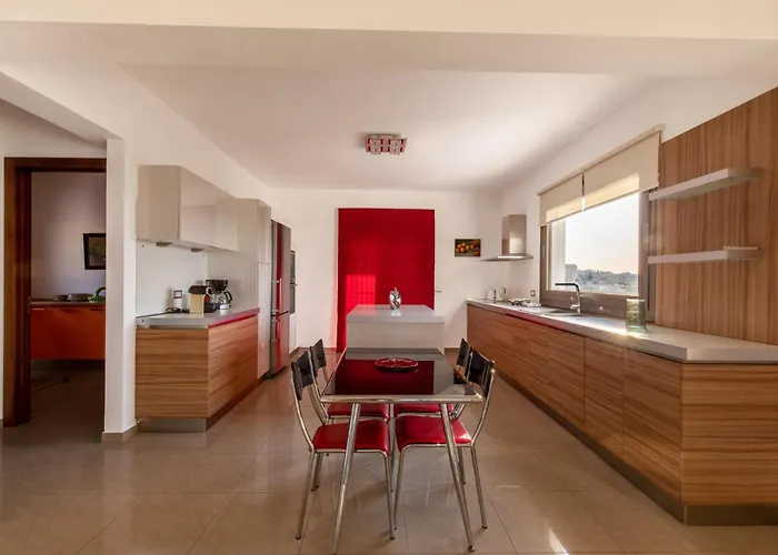 Cleopatra Private Heated Pool, Tennis & Football Villa Koskinou (Rhodes)