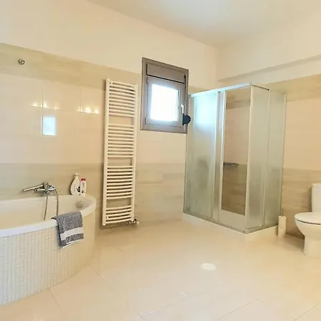 Vilă Cleopatra Private Heated Pool, Tennis & Football