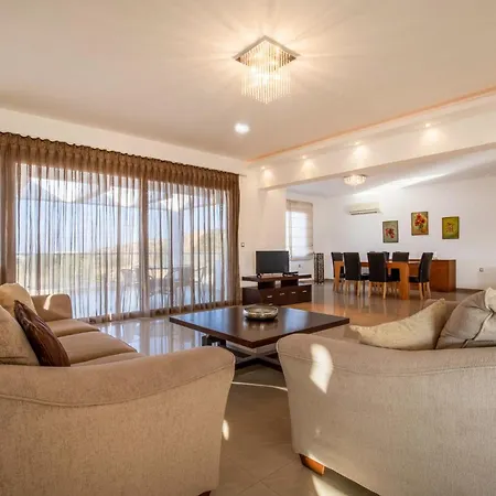 Cleopatra Private Heated Pool, Tennis&football * Koskinou (Rhodes)