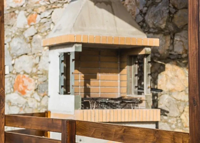 Cleopatra Private Heated Pool, Tennis & Football 빌라 Koskinou (Rhodes)