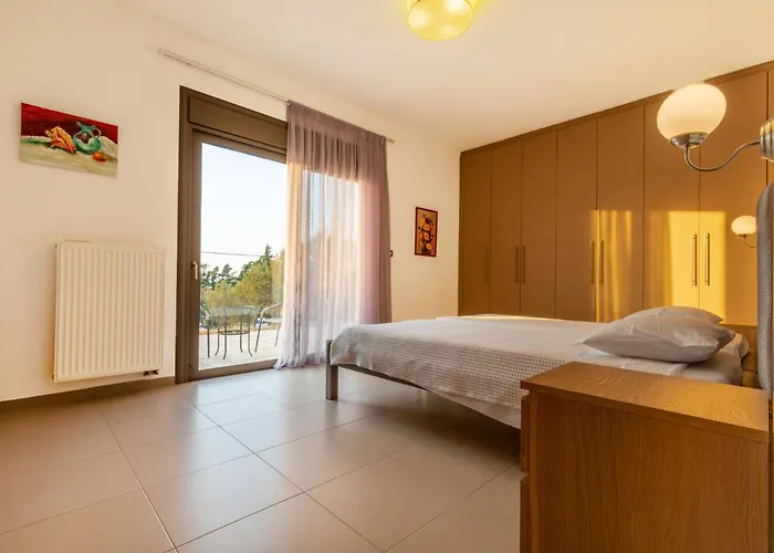 Villa Cleopatra Private Heated Pool, Tennis & Football *