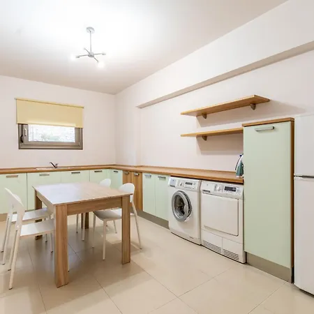 Cleopatra Private Heated Pool, Tennis & Football *