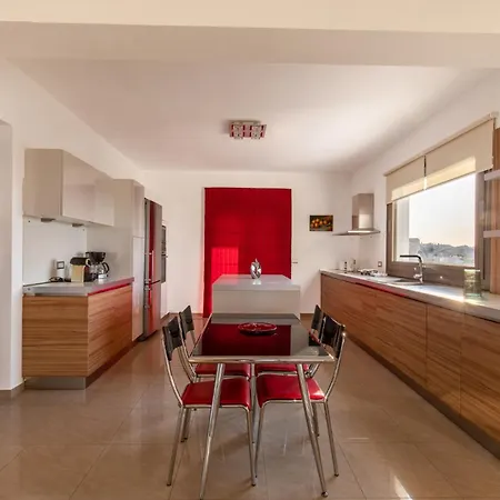 Cleopatra Private Heated Pool, Tennis & Football Villa Koskinou (Rhodes)