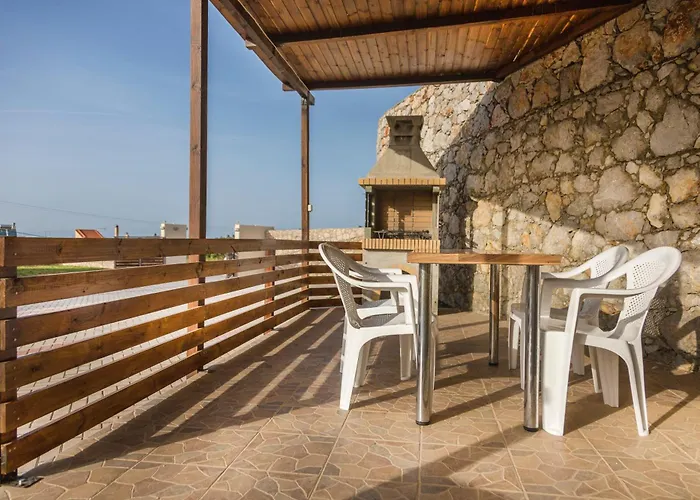 Cleopatra Private Heated Pool, Tennis & Football *