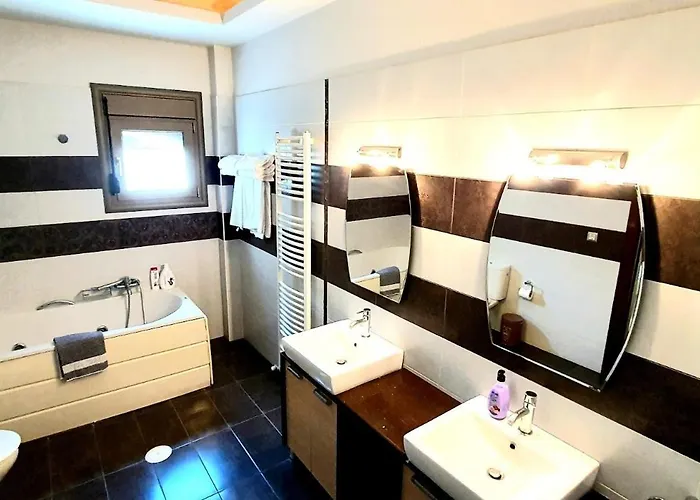 Cleopatra Private Heated Pool, Tennis & Football Koskinou (Rhodes)