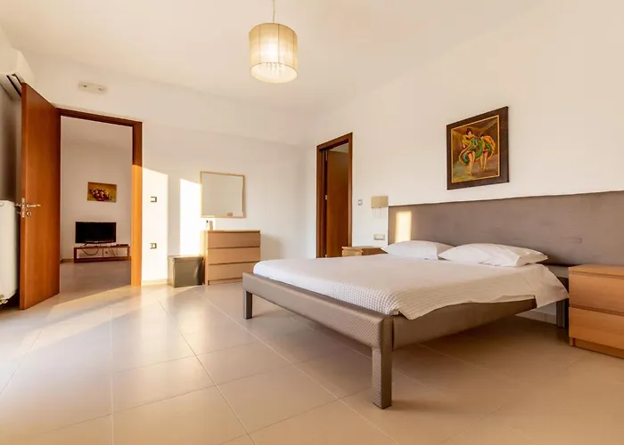 Cleopatra Private Heated Pool, Tennis & Football Vilă *