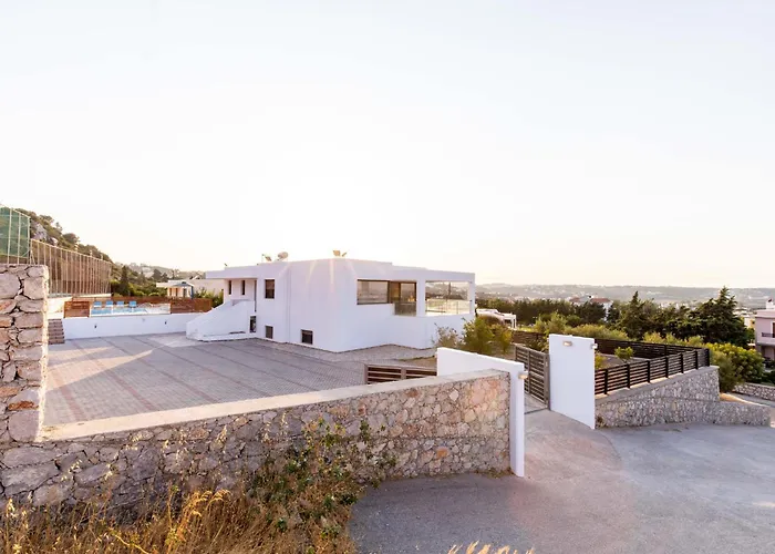 Cleopatra Private Heated Pool, Tennis & Football 빌라 Koskinou (Rhodes)